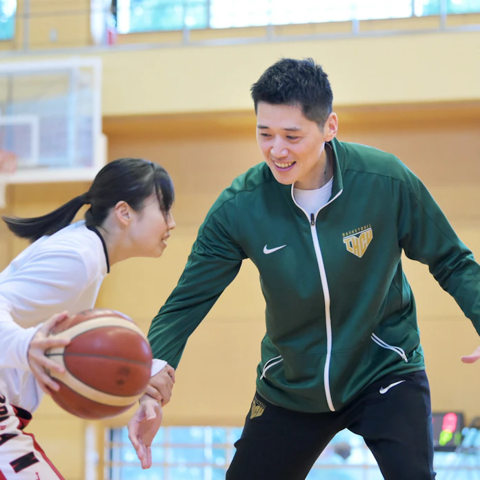 選手の成長に全力注ぐ 女子バスケ指導者 恩塚亨 中 日本経済新聞 選手の成長に全力注ぐ 女子バスケ指導者 恩塚亨 中 日本経済新聞