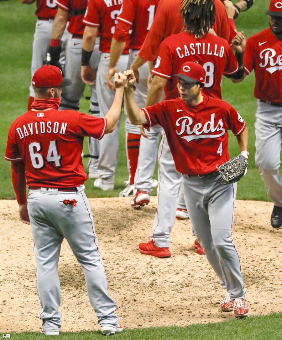 秋山7打数無安打 レッズ ダブルヘッダーで連勝 日本経済新聞