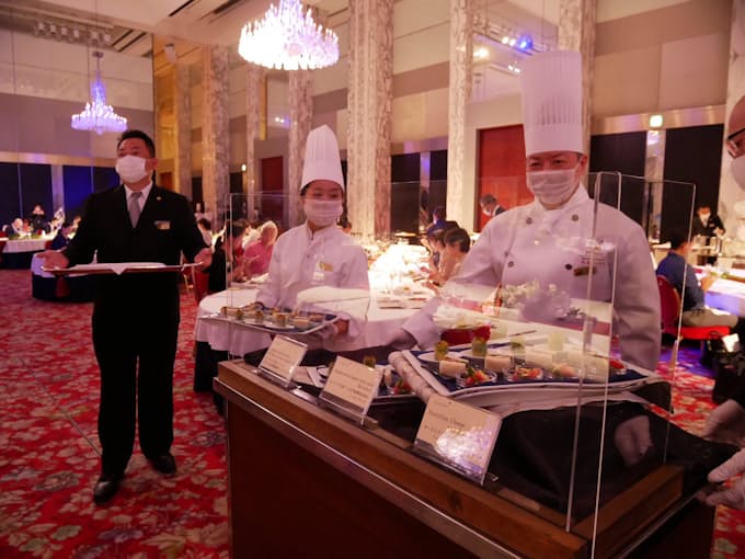 新型コロナ プリンスホテル 密避ける宴会の新様式 日本経済新聞