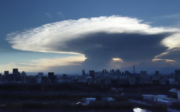 東京上空に かなとこ雲 ナウティスニュース