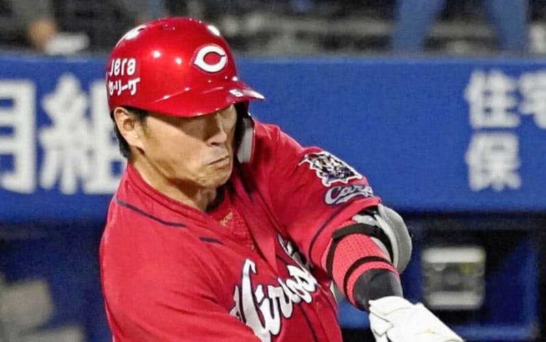 長野は8月、26試合中22試合に先発し勝負強さを発揮した=共同 長野は8月、26試合中22試合に先発し勝負強さを発揮した=共同