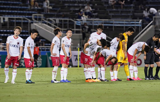 複雑化するサッカー ハンド 規則改正続き混乱も 日本経済新聞