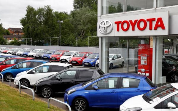 米国向け輸出は1.8%増の5万台と、2019年9月以来11カ月ぶりに前年同月実績を上回った(トヨタの販売店)=ロイター