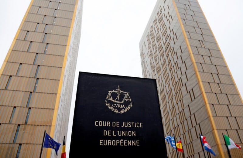 欧州司法裁判所は、米国は国家による個人データ取得への歯止めが足りないと判示した=ロイター 欧州司法裁判所は、米国は国家による個人データ取得への歯止めが足りないと判示した=ロイター