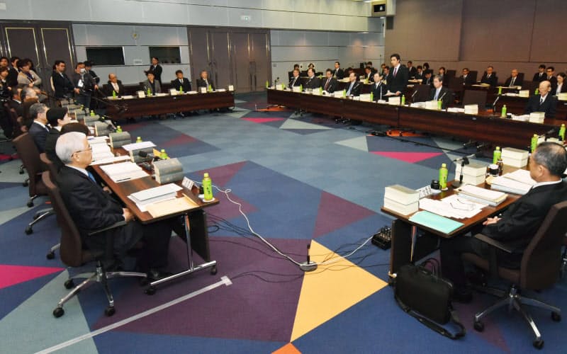 法務省で開かれた法制審議会の総会(2017年2月9日) 法務省で開かれた法制審議会の総会(2017年2月9日)
