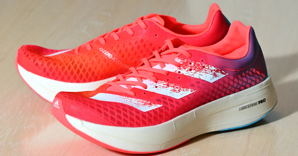 アディダス 5本指カーボン搭載シューズを開発 日本経済新聞 アディダス 5本指カーボン搭載シューズを開発 日本経済新聞