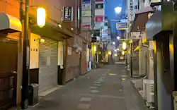 感染拡大を受け多くの飲食店が自主的に休業した(長野県上田市中心部) 感染拡大を受け多くの飲食店が自主的に休業した(長野県上田市中心部)