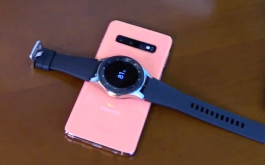 スマホがワイヤレス充電器に ルネサスが半導体 日本経済新聞
