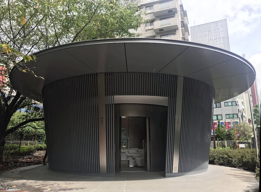 公園のトイレに アート 東京都内で続々登場 日本経済新聞