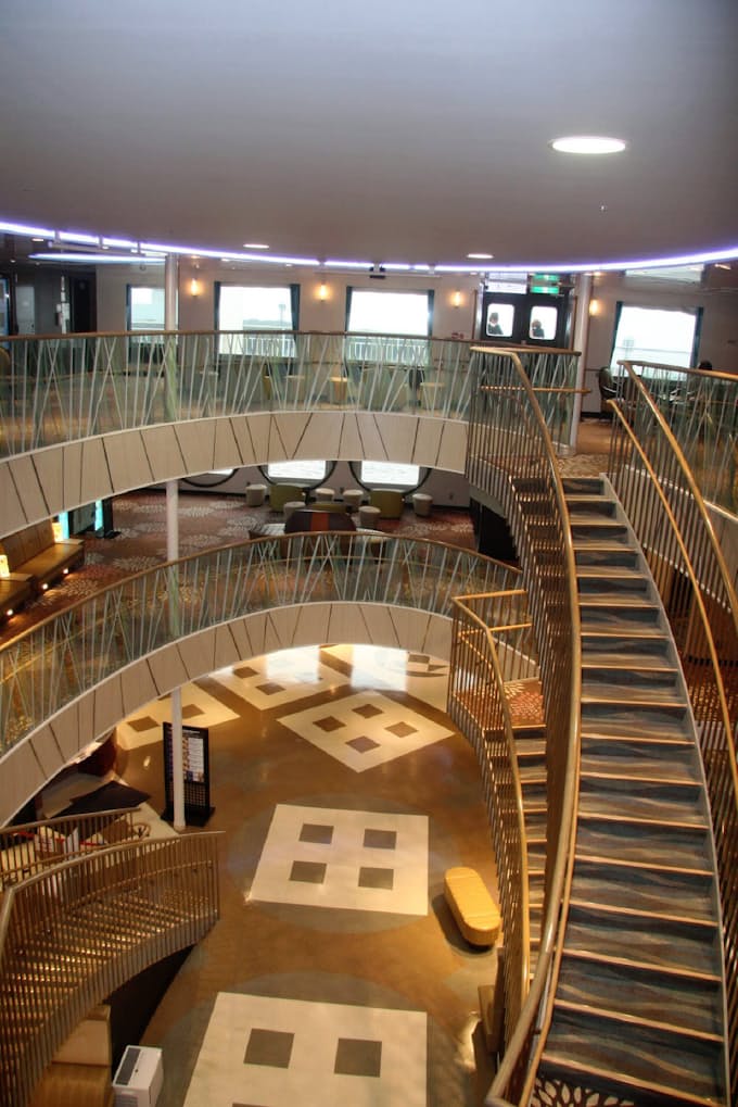 さんふらわあ 関西 九州結んで半世紀 幾度の荒波 日本経済新聞