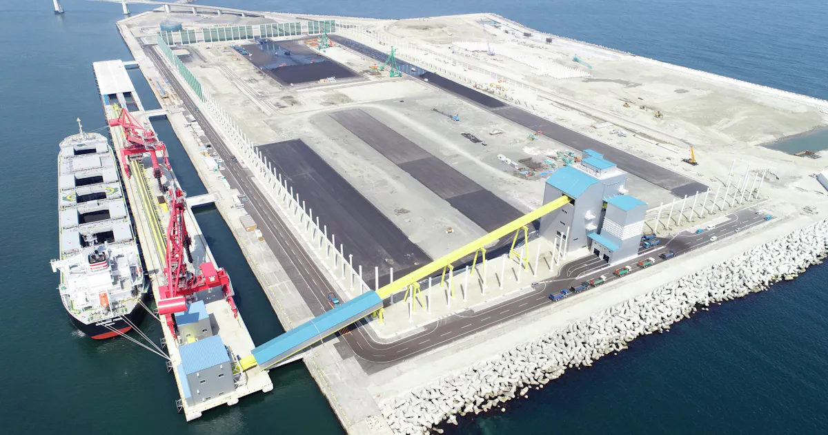 福島県小名浜港の国際物流ターミナル 貨物岸壁完成へ 日本経済新聞