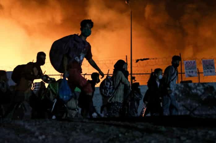 Ft ギリシャ難民キャンプ火災 Euのきしみも露呈 日本経済新聞