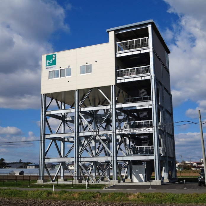 津波避難タワー 計画の2割未完成 用地や予算が壁に 日本経済新聞