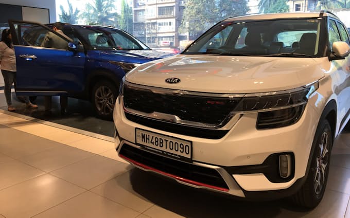 インド車販売 8月14 増 メーカー出荷回復 実売は減少続く 日本経済新聞