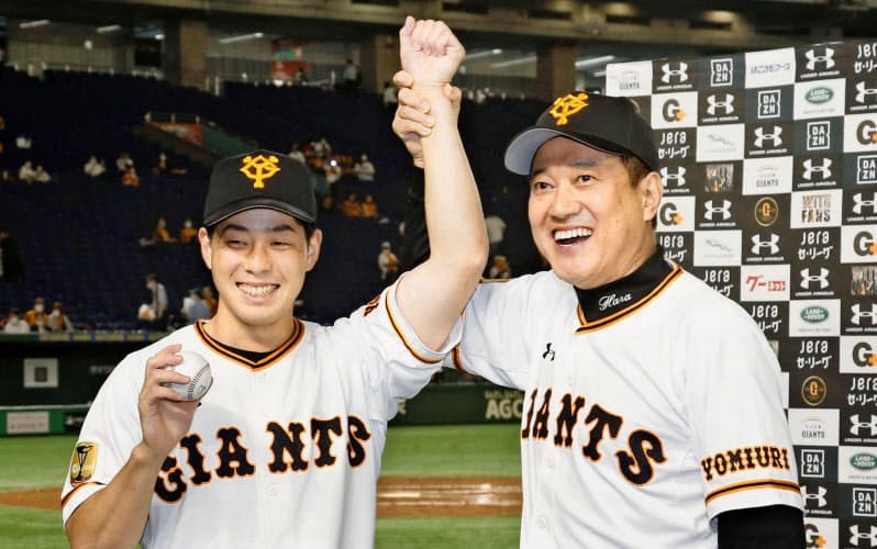 ひたすらいちずというよりは大人のチーム愛が、原監督の「怖いものなし」の采配を生んでいる=共同 ひたすらいちずというよりは大人のチーム愛が、原監督の「怖いものなし」の采配を生んでいる=共同