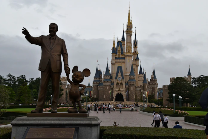 新型コロナ オリエンタルランド 正社員賞与7割減 ダンサー配置転換 日本経済新聞 新型コロナ オリエンタルランド 正社員賞与7割減 ダンサー配置転換 日本経済新聞