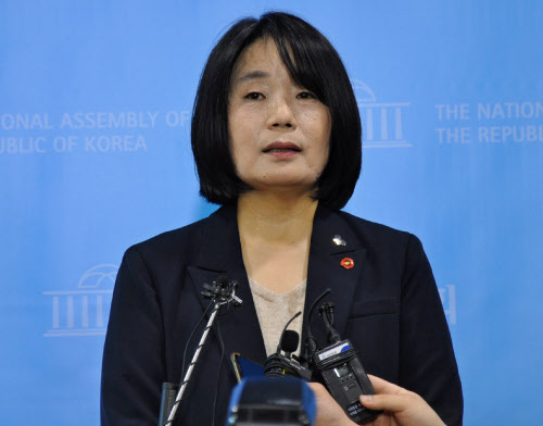 韓国検察 慰安婦団体前代表を起訴 補助金を不正受給 日本経済新聞