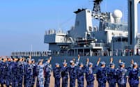 国防費の2桁増を20年以上続けた結果、中国海軍の軍事力は世界最大となった=ロイター
