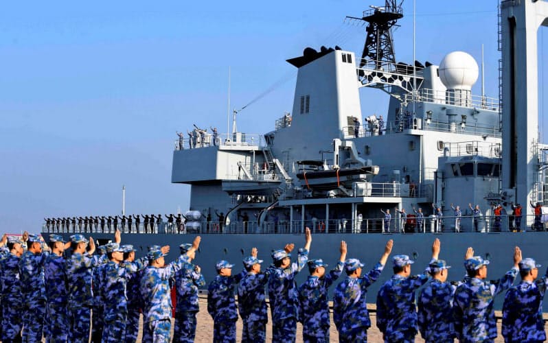 国防費の2桁増を20年以上続けた結果、中国海軍の軍事力は世界最大となった=ロイター 国防費の2桁増を20年以上続けた結果、中国海軍の軍事力は世界最大となった=ロイター