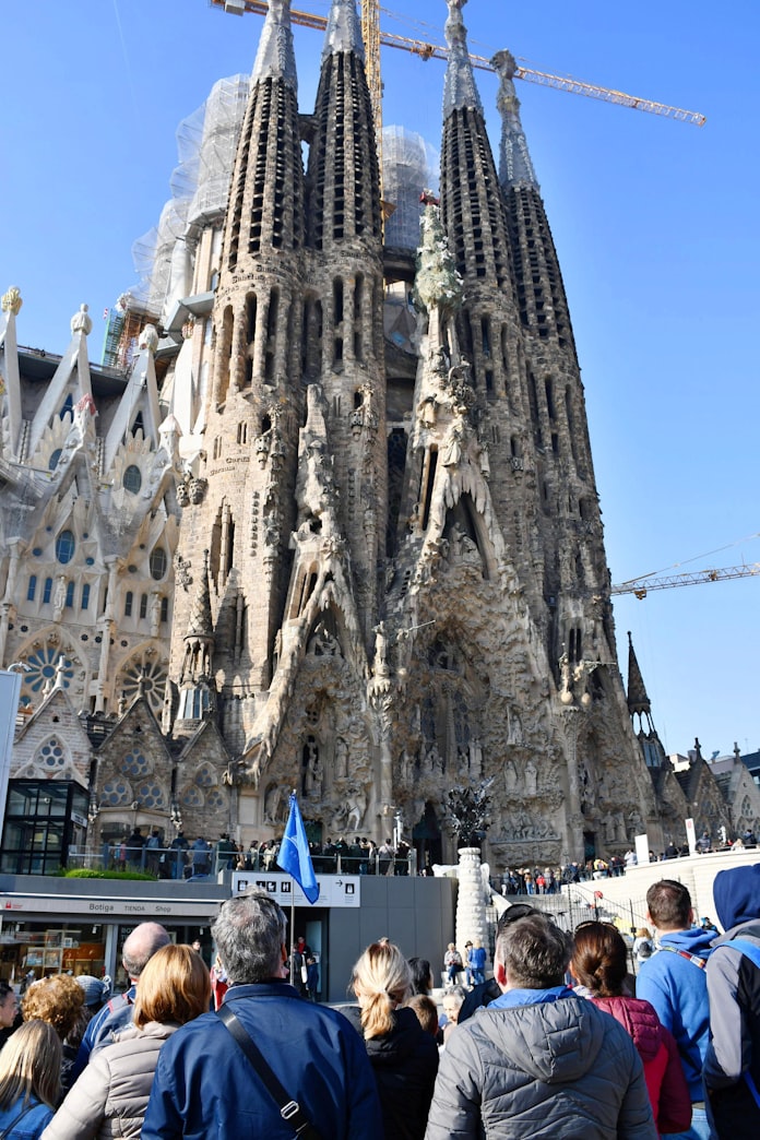 サグラダ ファミリア 26年の完成不可能に 日本経済新聞 サグラダ ファミリア 26年の完成不可能に 日本経済新聞
