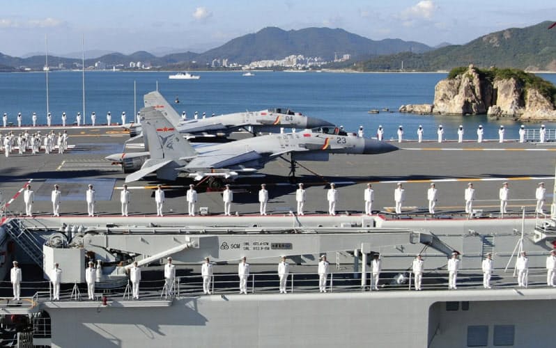 中国は軍民融合で国産空母の開発などを進める(海南省、2019年12月17日撮影)=新華社・AP 中国は軍民融合で国産空母の開発などを進める(海南省、2019年12月17日撮影)=新華社・AP