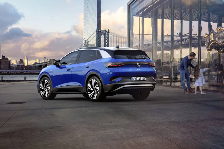 独vwの戦略ev テスラより1万ドル安く Id 4 発売 日本経済新聞