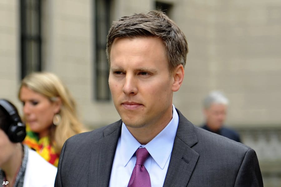 トランプ氏の参謀もコロナ感染 逆境の選挙 命運握る 日本経済新聞