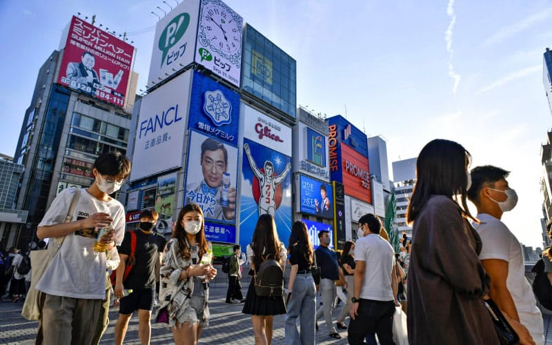 ミナミの人出は戻りつつあるが、インバウンド需要の回復はまだ見えない(21日) ミナミの人出は戻りつつあるが、インバウンド需要の回復はまだ見えない(21日)