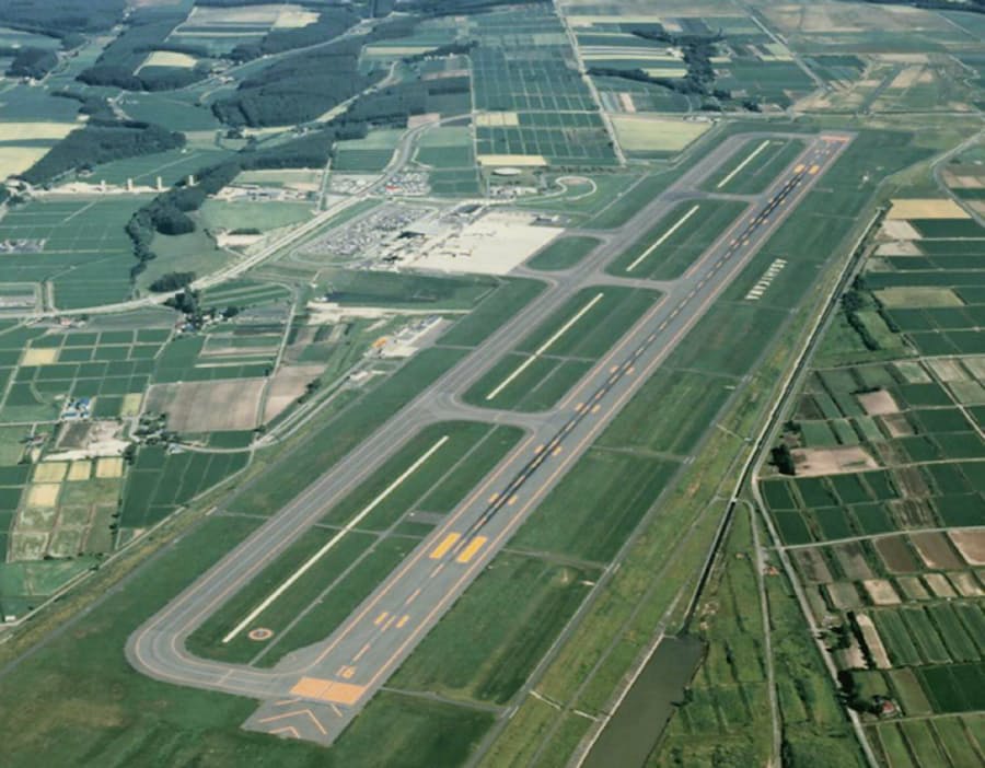 新型コロナ 旭川空港が完全民営化 10月から北海道エアポート運営 日本経済新聞
