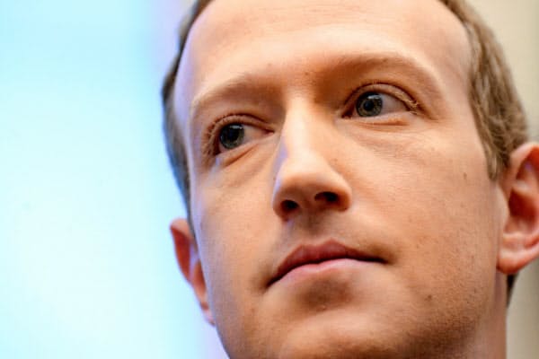 米議会はフェイスブックのザッカーバーグCEOなどに証言を求める=ロイター