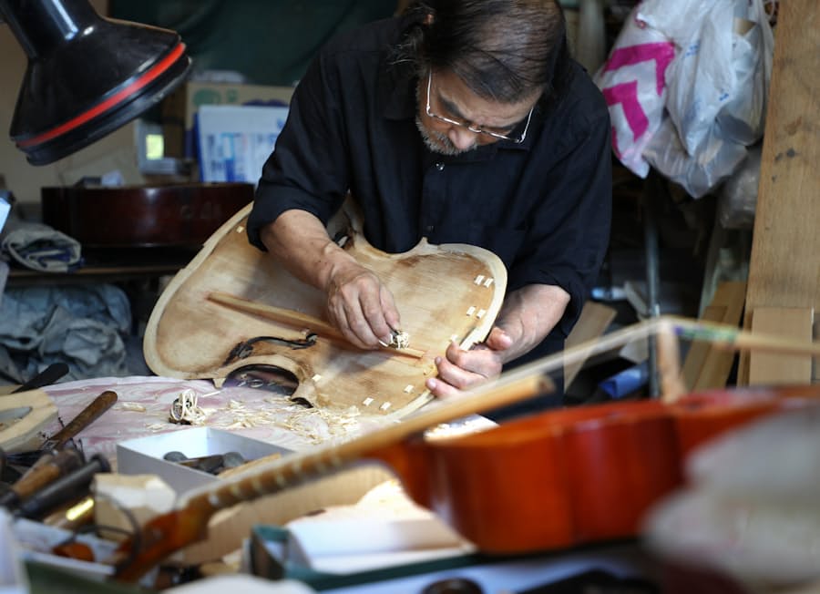 バッハが奏でた音 忠実に 古楽器製作工房 平山 日本経済新聞