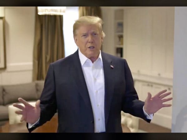 4日、トランプ米大統領はツイッターに動画を投稿し、入院先の周辺に集まる支持者に謝意を示しため外出すると予告した=トランプ氏のツイッターより