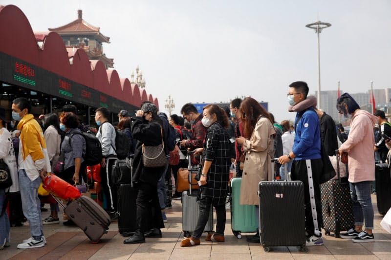 中国の旅行需要は戻りつつある(1日、北京)=ロイター 中国の旅行需要は戻りつつある(1日、北京)=ロイター