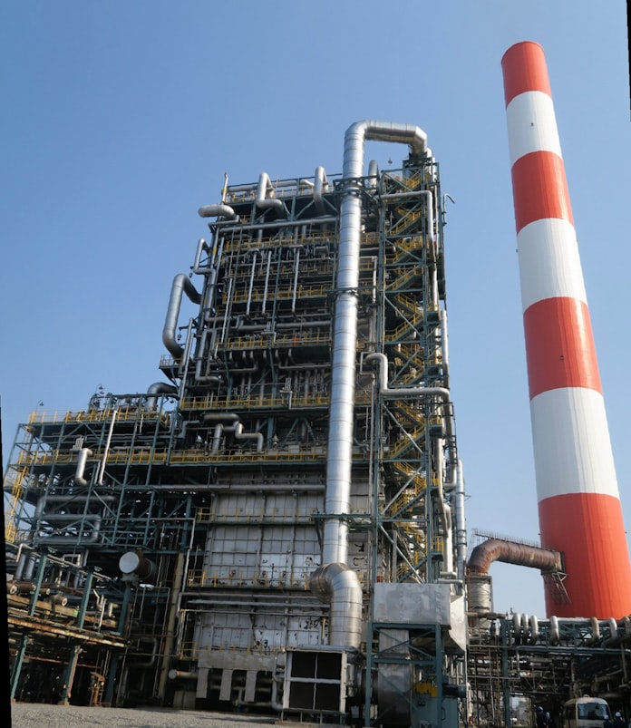 ナフサ ガソリン需要減の余波 重質 異例の割引価格に 日本経済新聞