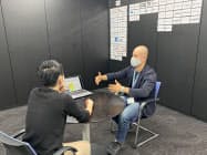 伊藤忠テクノロジーベンチャーズの投資担当者らが起業家の卵に直接助言を行う 伊藤忠テクノロジーベンチャーズの投資担当者らが起業家の卵に直接助言を行う