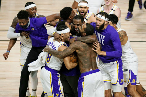 レーカーズ10季ぶりv Nba制覇 最多タイ17度目 日本経済新聞 レーカーズ10季ぶりv Nba制覇 最多タイ17度目 日本経済新聞