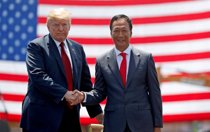 米大統領選を控え、郭氏が渡米したことが明らかになった(18年6月、米ウィスコンシン州)=ロイター 米大統領選を控え、郭氏が渡米したことが明らかになった(18年6月、米ウィスコンシン州)=ロイター