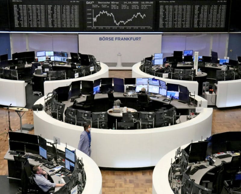 15日の欧州株は景気懸念でほぼ全面安に(独フランクフルト証券取引所)=ロイター 15日の欧州株は景気懸念でほぼ全面安に(独フランクフルト証券取引所)=ロイター