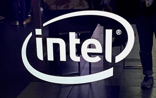 米インテルは半導体メモリー事業をSKハイニックスに売却すると発表した。