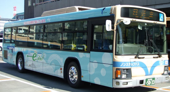 横浜市営バスをevに改造 営業運行で実証実験 日本経済新聞