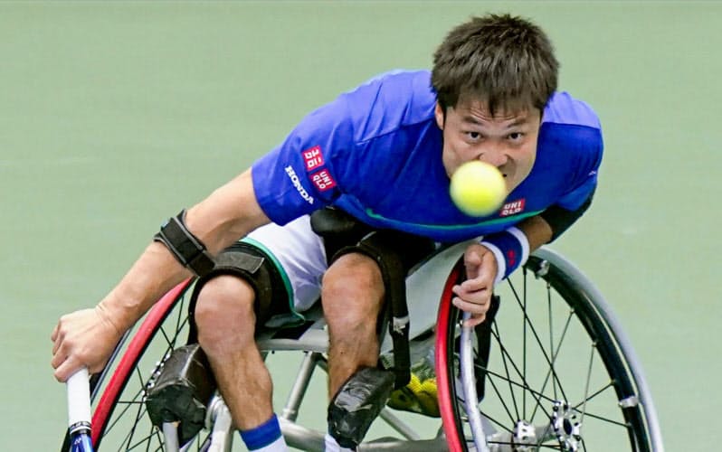 国枝はショットの改造が成功し、全米オープン決勝で若い相手に競り勝った=共同 国枝はショットの改造が成功し、全米オープン決勝で若い相手に競り勝った=共同