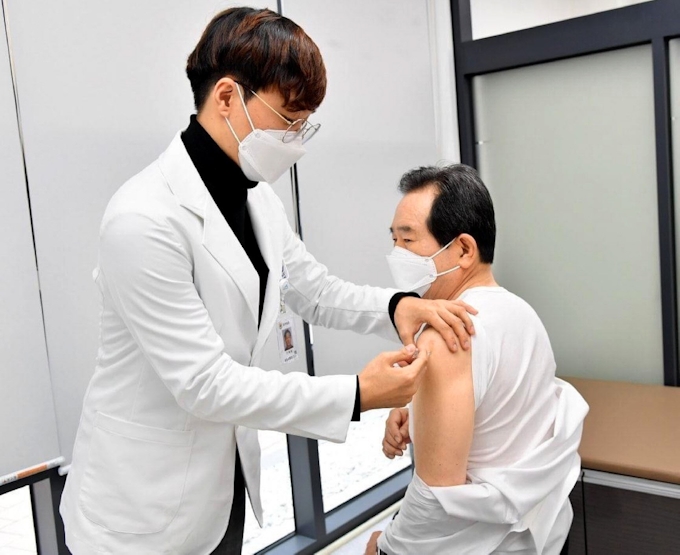 新型コロナ インフルワクチン接種後に30人超死亡 韓国 日本経済新聞