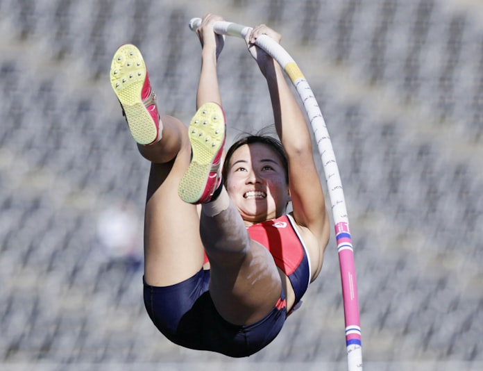 全国高校陸上が開幕 古林愛理 女子棒高跳びで優勝 日本経済新聞 全国高校陸上が開幕 古林愛理 女子棒高跳びで優勝 日本経済新聞