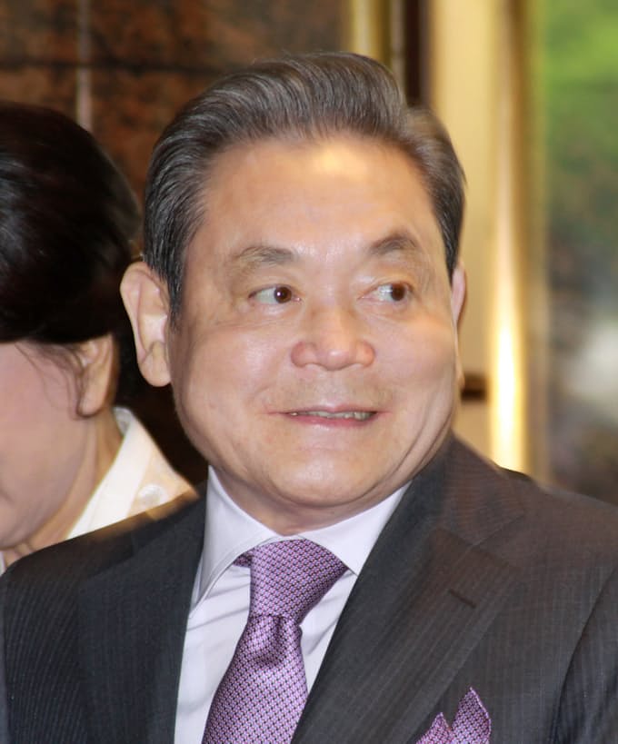 サムスンの李健熙会長が死去 中興の祖 半導体を育成 日本経済新聞