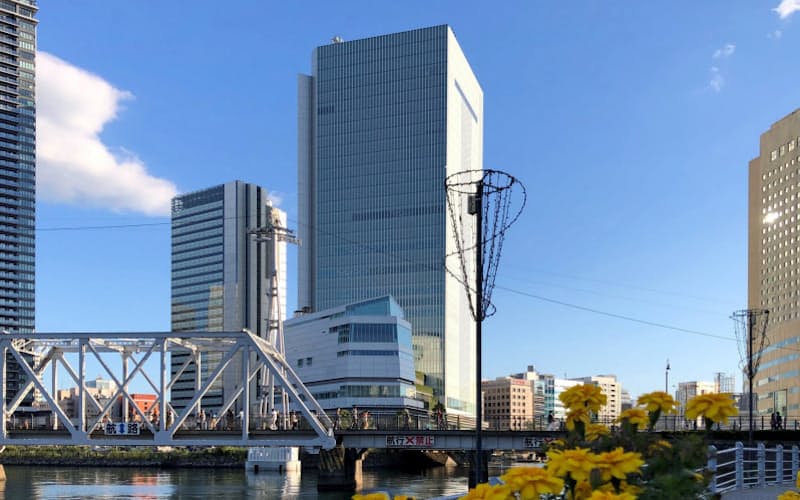 特別自治市をめざす横浜市は今年、新庁舎に移転した(中央) 特別自治市をめざす横浜市は今年、新庁舎に移転した(中央)