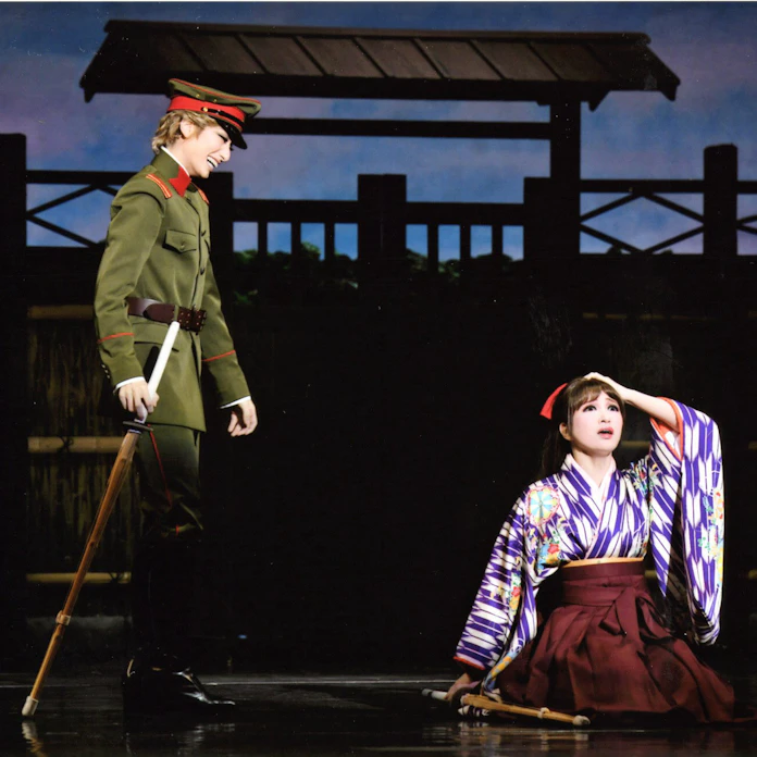 漫画のキャラ躍動 宝塚花組 はいからさんが通る 日本経済新聞 漫画のキャラ躍動 宝塚花組 はいからさんが通る 日本経済新聞