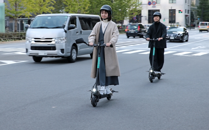 新型コロナ 三菱地所など 丸の内で電動キックボード 日本経済新聞