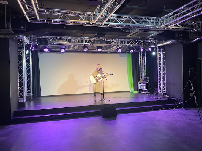 コシダカhd 渋谷にカラオケ旗艦店 ライブ配信対応 日本経済新聞