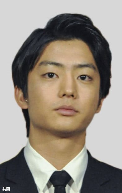 伊藤健太郎容疑者を逮捕 俳優 乗用車でひき逃げ疑い 日本経済新聞