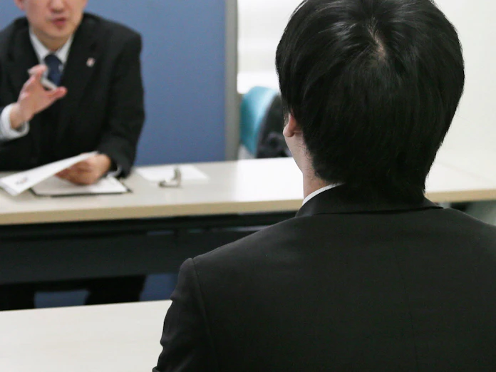 新型コロナ 就活 23年春卒も6月面接解禁 見直し25年卒以降に 日本経済新聞